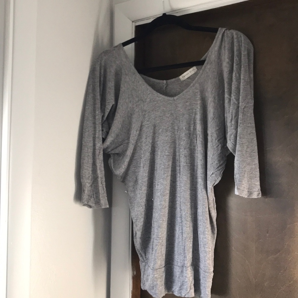 Soft, light, 3/4 sleeve top